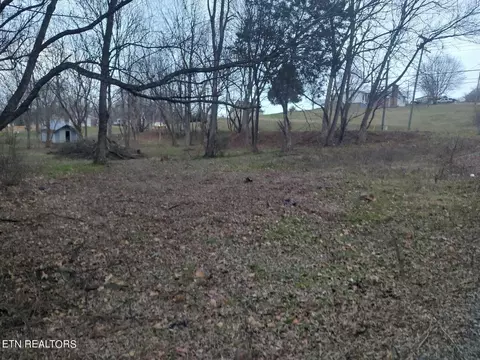 199 Oakland Rd, Sweetwater, TN 37874