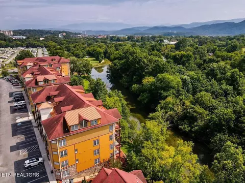 527 River Place Way #332, Sevierville, TN 37862
