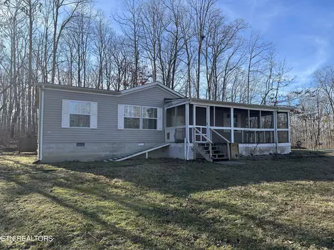 166 Killary Dr, Crossville, TN 38572