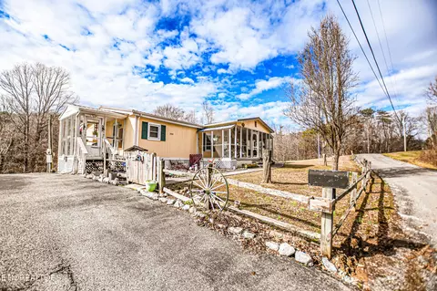 158 Bryant Cir, Rocky Top, TN 37769