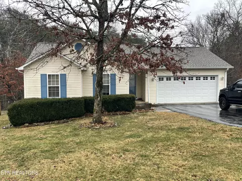 31 Chelsea Dr, Crossville, TN 38555