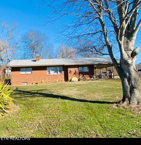 928 Old Newport Hwy, Dandridge, TN 37725