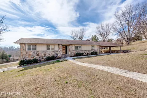 1501 Hidden Hills Dr, Clinton, TN 37716