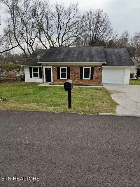 2314 Ridgecrest Dr, Knoxville, TN 37918
