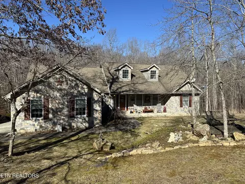 1024 Cumberland View Dr, Crossville, TN 38571