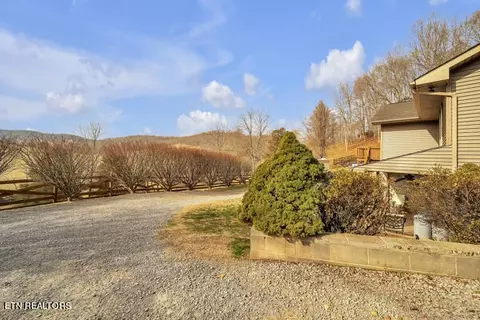 Exterior - 453 Lick Branch Rd, Ewing, VA 24248 photo 2 of 8