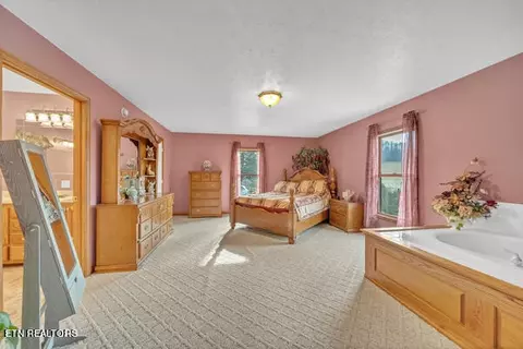 Bedroom - 453 Lick Branch Rd, Ewing, VA 24248 photo 1 of 8