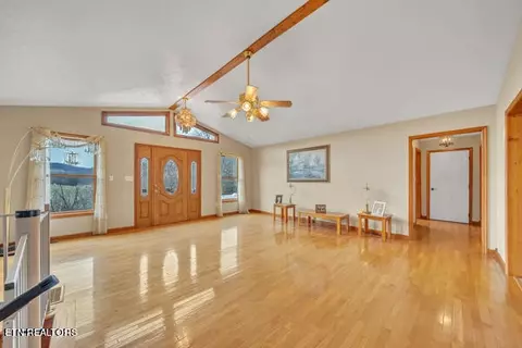 Living - 453 Lick Branch Rd, Ewing, VA 24248 photo 1 of 12