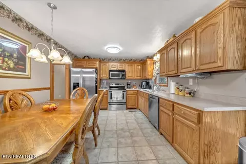 Kitchen - 453 Lick Branch Rd, Ewing, VA 24248 photo 3 of 3