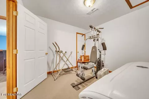 Bedroom - 453 Lick Branch Rd, Ewing, VA 24248 photo 7 of 8