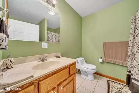 Bath - 453 Lick Branch Rd, Ewing, VA 24248 photo 5 of 6