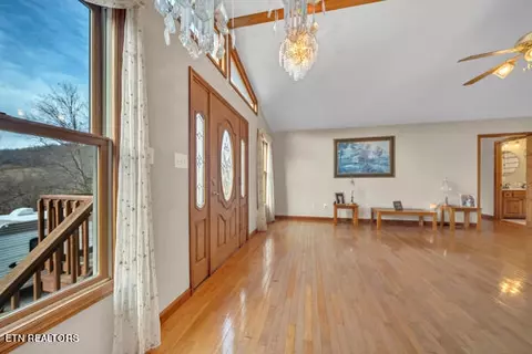 Entry Way - 453 Lick Branch Rd, Ewing, VA 24248 photo 1 of 2