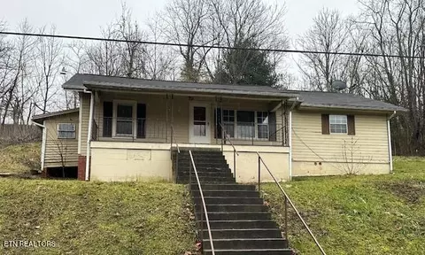 214 Old Fincastle Rd, Rose Hill, VA 24281