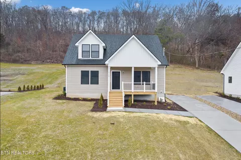 3109 Greenway Dr, Knoxville, TN 37918