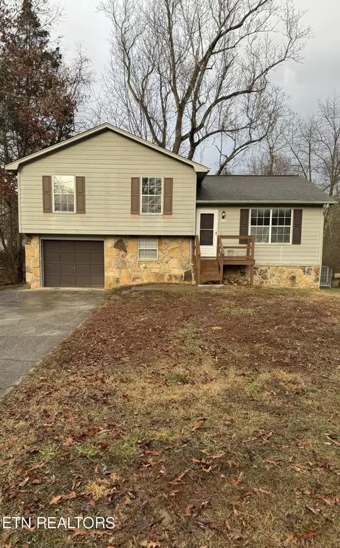 6520 Cedar Bend Rd, Knoxville, TN 37918