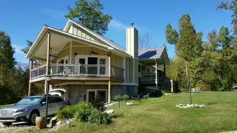 131 Burns Ridge Pvt Drive Dr, Oneida, TN 37841