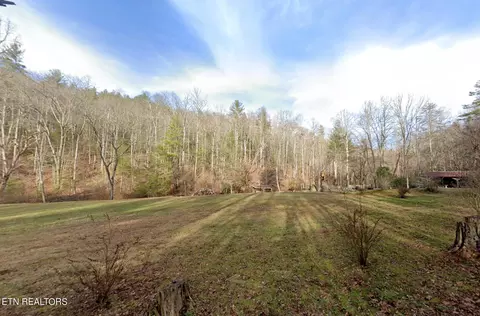 1961 E Millers Cove Rd, Sevierville, TN 37862