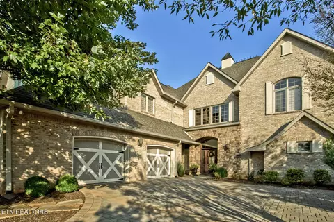 300 Grandville Ct, Vonore, TN 37885