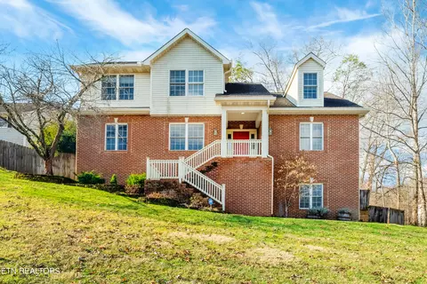 606 Knights Bridge Rd, Maryville, TN 37803