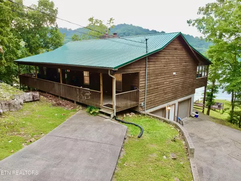711 Norris Shores Dr, Sharps Chapel, TN 37866