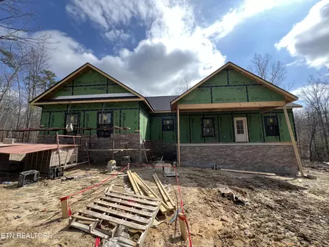 412 Swallows Xing, Grimsley, TN 38565