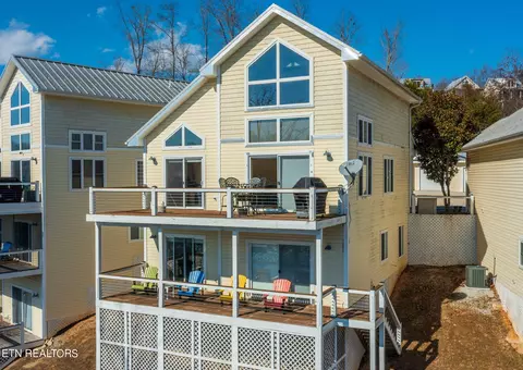 159 N Deer Village Ln, La Follette, TN 37766