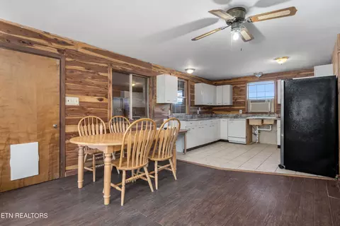 Kitchen - 6740 Ashburn Rd, Baxter, TN 38544 photo 1 of 5