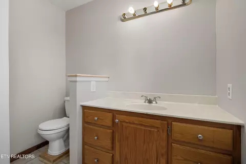 Bath - 6740 Ashburn Rd, Baxter, TN 38544 photo 2 of 4