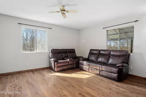 Living - 6740 Ashburn Rd, Baxter, TN 38544 photo 1 of 3