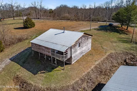 Exterior - 6740 Ashburn Rd, Baxter, TN 38544 photo 3 of 10