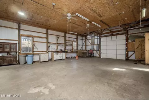 Exterior - 6740 Ashburn Rd, Baxter, TN 38544 photo 10 of 10