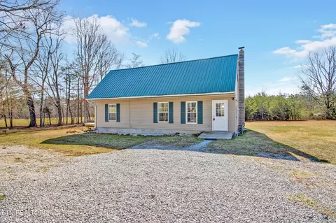 8622 Vandever Rd, Crossville, TN 38572