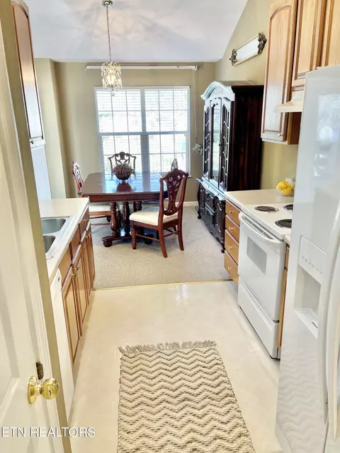 Kitchen - 7407 Crossbow Ln, Corryton, TN 37721 photo 2 of 2