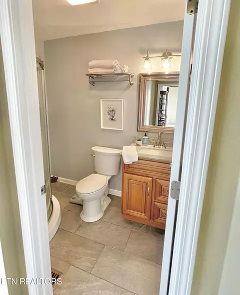 Bath - 7407 Crossbow Ln, Corryton, TN 37721 photo 4 of 4