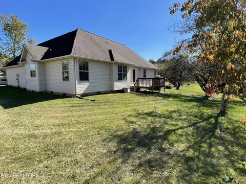 Exterior - 7407 Crossbow Ln, Corryton, TN 37721 photo 6 of 9