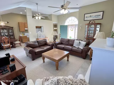 Living - 7407 Crossbow Ln, Corryton, TN 37721 photo 1 of 5