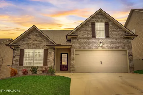 3727 Parker Harrison Way, Knoxville, TN 37924