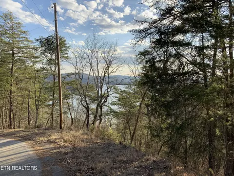 168 Pearl Point, Sharps Chapel, TN 37866