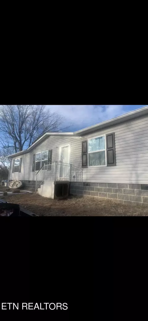 902 Spring St, Philadelphia, TN 37846