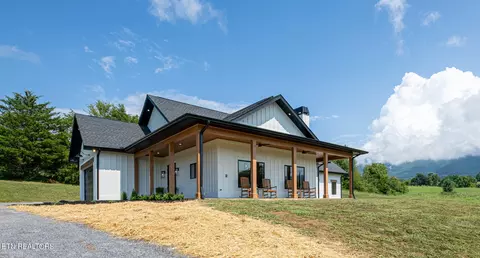 125 County Line Rd, Dandridge, TN 37725