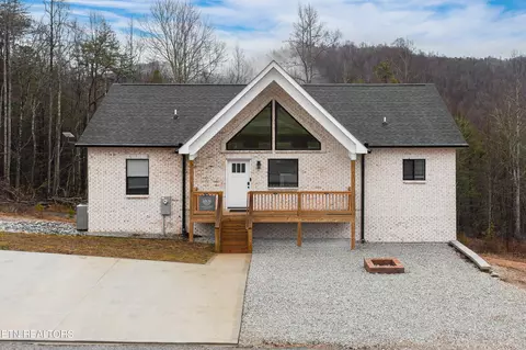 125 Pool Rd, La Follette, TN 37766