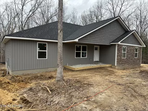 7052 Topez Dr, Crossville, TN 38572
