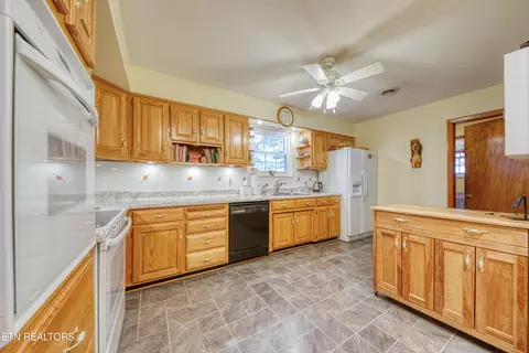 Kitchen - 535 Jerry Dr, Talbott, TN 37877 photo 1 of 3