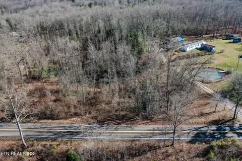 Deer Lodge Highway, Deer Lodge, TN 37726