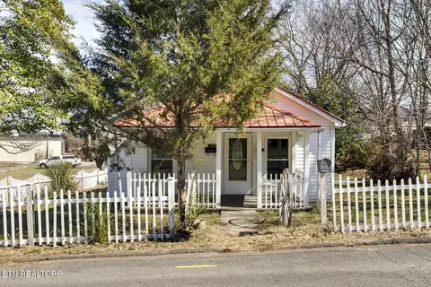 101 S Kilgore St, Athens, TN 37303
