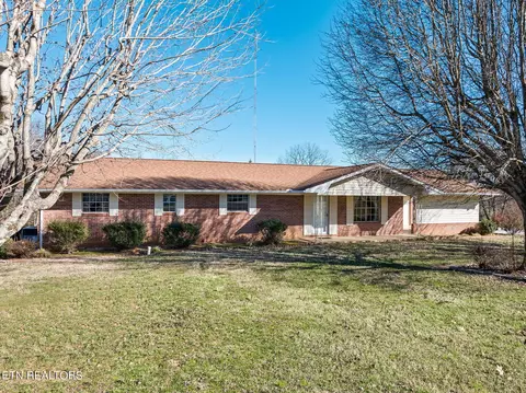 228 Sequoyah Dr, Madisonville, TN 37354