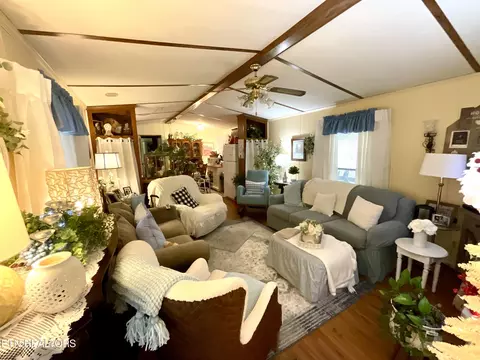 Living - 7816 Wood Rd, Corryton, TN 37721 photo 2 of 2