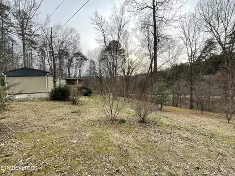 Exterior - 7816 Wood Rd, Corryton, TN 37721 photo 3 of 7