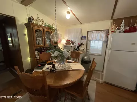 Dining - 7816 Wood Rd, Corryton, TN 37721 photo 2 of 3