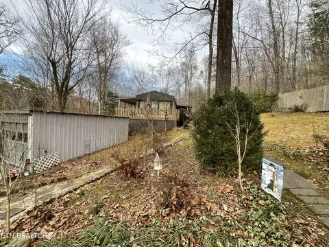 Exterior - 7816 Wood Rd, Corryton, TN 37721 photo 2 of 7